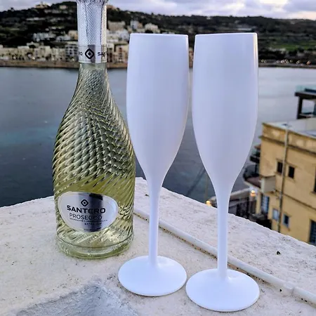 Honeymoon Seaview Apartment